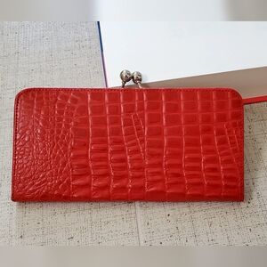 Boulevard Red Leather Croc Embossed Silver Frame Kiss Clasp Clutch Wallet, NEW